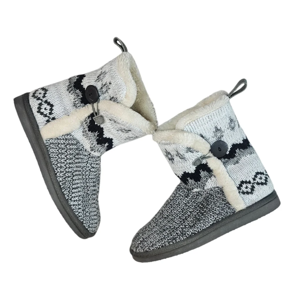 American Eagle Outfitters stay warm